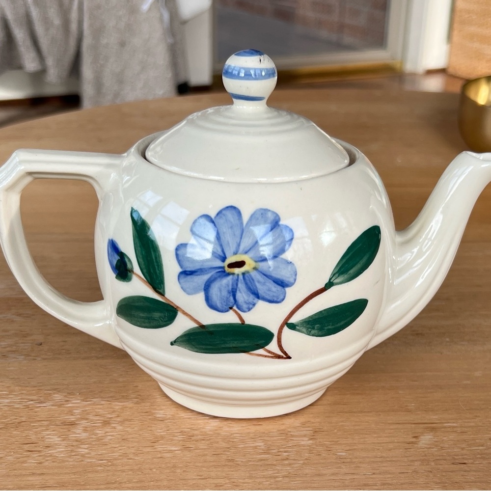 Shawnee blue daisy teapot vintage